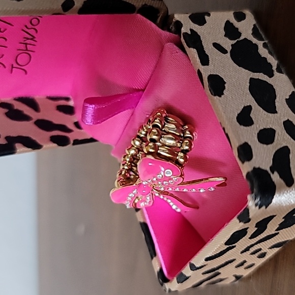 New Vintage! BETSEY JOHNSON Dollhouse Collection Pink Bow Stretch Ring. 8 - Picture 4 of 12